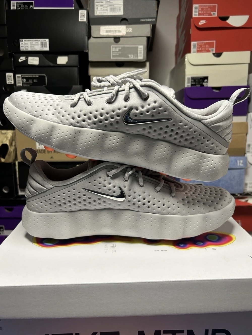 ***FIT SNUG*** Men's Size 9.5 Nike Mind 002 Light Smoke Grey Sneakers - Picture 2 of 6